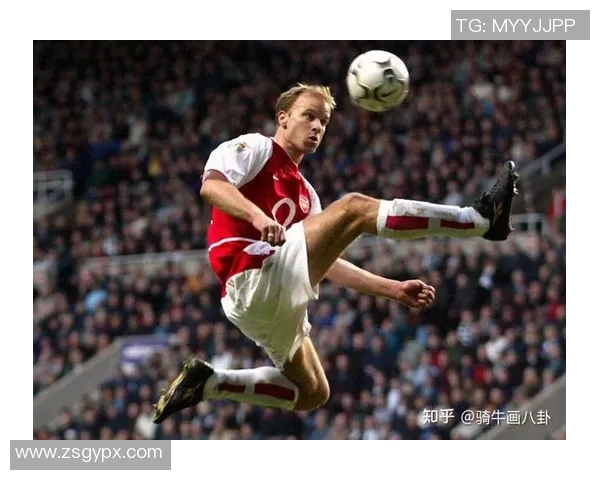 荷兰足球历史上最伟大球星排名第一是谁他的传奇与成就揭秘 荷兰足球历史上最伟大球星排名第一是谁他的传奇与成就揭秘